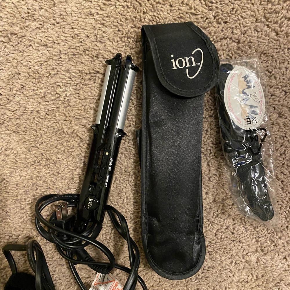 Mini hair straightener and curler with accessories